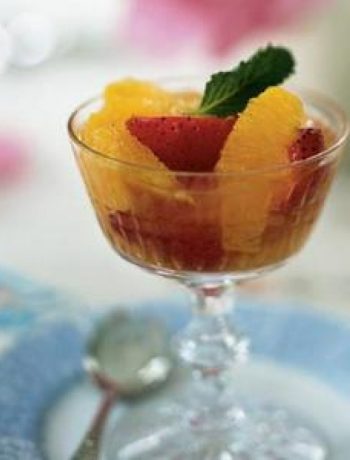 Strawberries And Oranges With Vanilla-Scented Wine