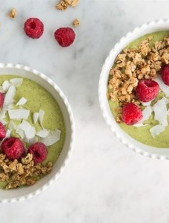 Super Green Smoothie Bowl with Matcha and Ginger