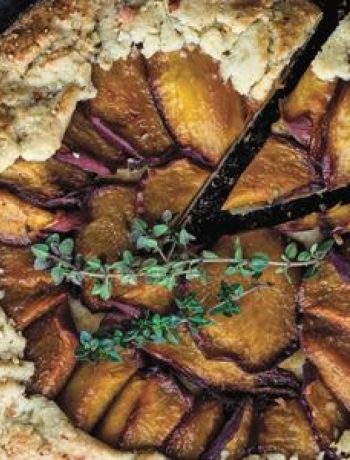This Sweet Breakfast Galette Will Make Your Morning Peachy