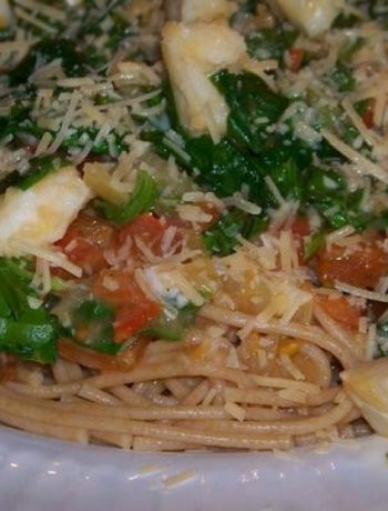 Colorful Tomato and Spinach Seafood Pasta