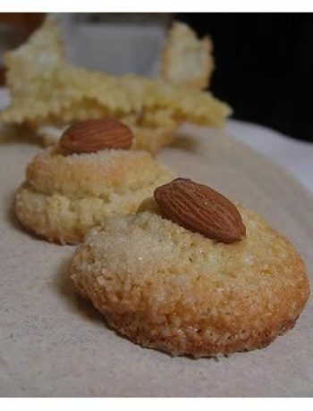 Amaretto Almond Cookies
