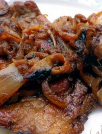 Pork chops with apples and onions