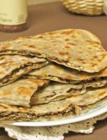 Middle Eastern Stuffed Lentil Zatar Bread