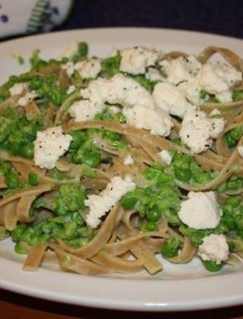Fettuccine With Smashed Peas