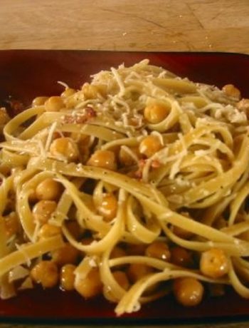 Linguine With Chick Peas and Bacon
