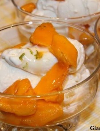 Mangoes with Rum and Ice Cream