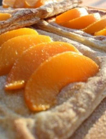 Peach and almond puff pastry tarts