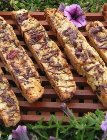 Cranberry Walnut Biscotti