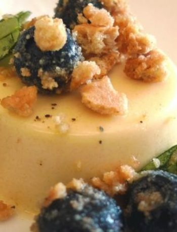 Honey Panna Cotta With Blueberries and Graham Crackers