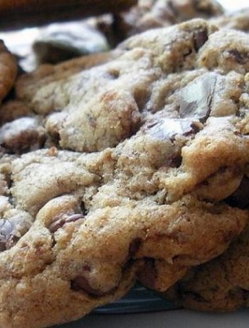 Neiman Marcus Oatmeal Chocolate Chip Cookies