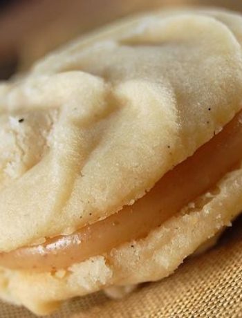 Vanilla Bean Melting Moment Cookies With Caramel Filling