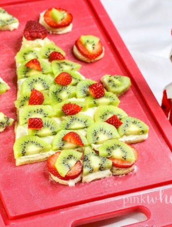 How to Make the Ultimate Christmas Fruit Pizza