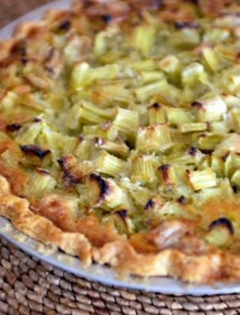 Delicious Rhubarb Custard Pie